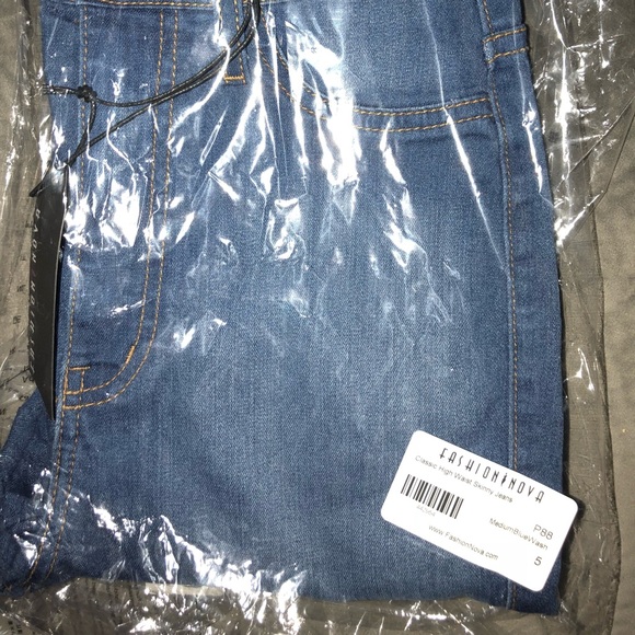 Fashion Nova Jeans Size 5 - Picture 2 of 4